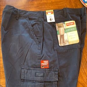 Men’s cargo shorts-size 40 reg-blue